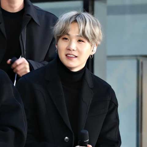 دانلود آهنگ مین یونگی Song Request 1 bts suga song request 2023 05 05 18 35