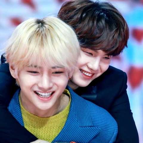 دانلود آهنگ مین یونگی Jingle Bell Rock 1 bts v jingle bell rock 2023 08 13 17 55
